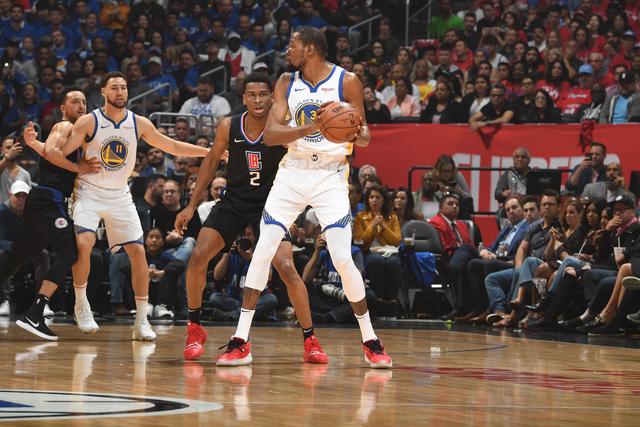 五大联赛助攻榜：萨卡居首 亚马尔9次排第2