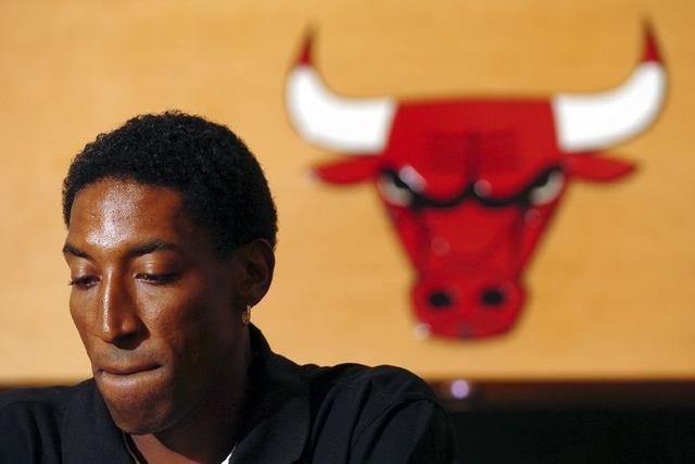 羽毛球亚锦赛：石宇奇男单登顶 国羽两冠两亚收官